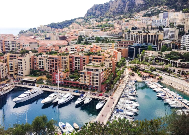 Monaco accélère sa transition énergétique avec un parc solaire flottant inédit en Méditerranée